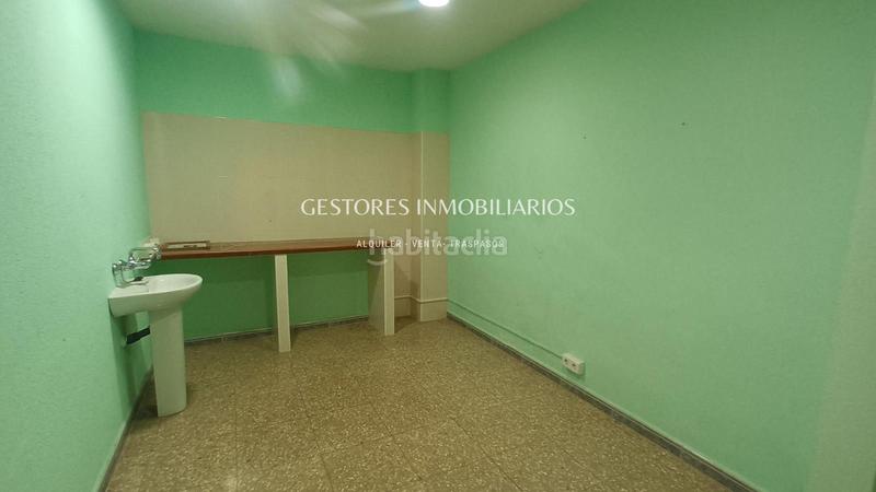 Foto fdccb6f3-9941-46e4-91c8-9ff33eca1296. Lloguer local comercial a Cocentaina