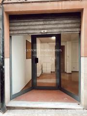 Location Local commercial  Roguer de llauria. Se alquila local en el centro de alcoy