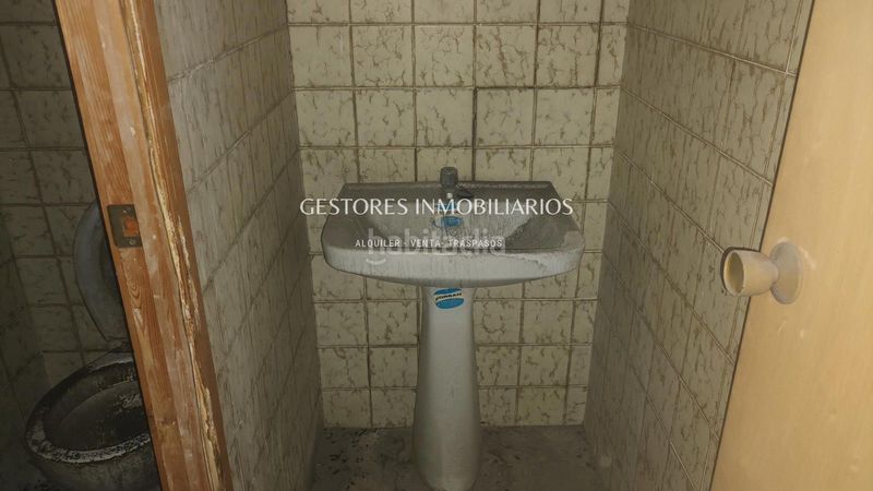 Foto 532d3a7e-972d-49f4-ae1a-01700ba28ce4. Lloguer local comercial a Eixample Alcoi