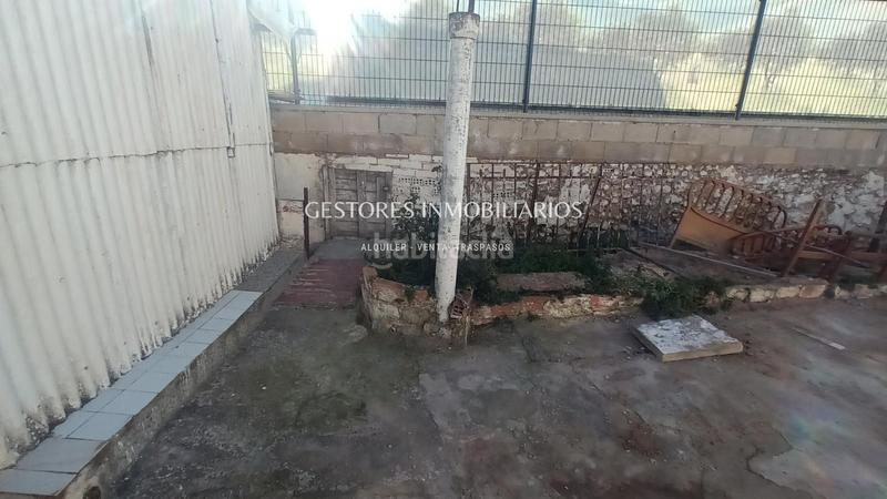Foto 3a87616e-6553-49a3-83ef-1cdd7129e737. Piso  para reformar con dos terrazas cerca de la universidad en Alcoi