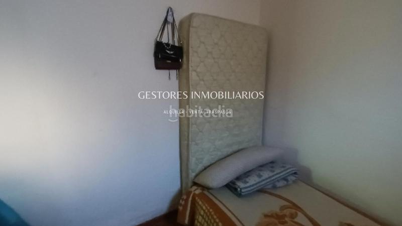 Foto 5ccd4fbd-63a0-4e0d-a74c-64c7fd8a6621. Piso  para reformar con dos terrazas cerca de la universidad en Alcoi