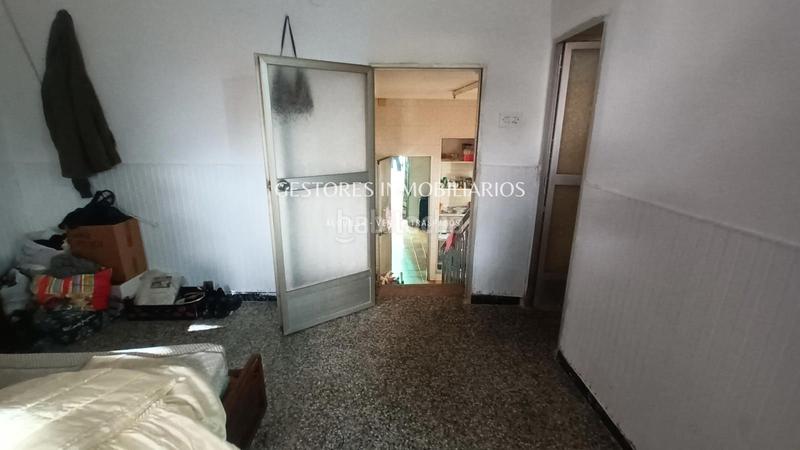 Foto b303c000-e411-48b3-ad61-ca6178c43953. Piso  para reformar con dos terrazas cerca de la universidad en Alcoi