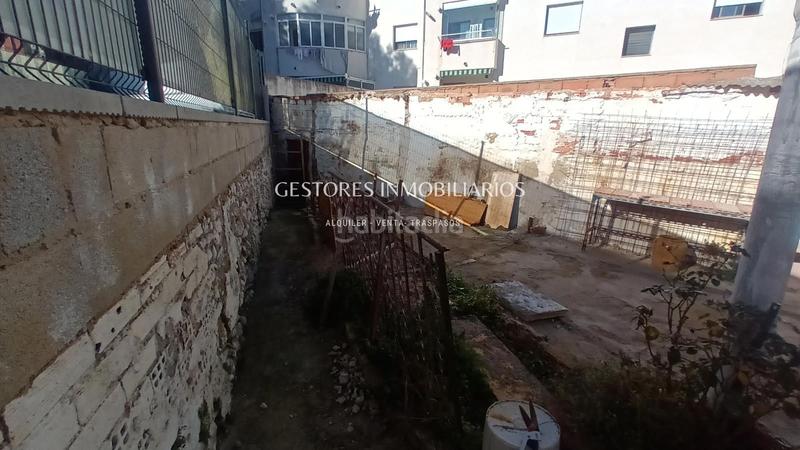 Foto e9614029-293d-4a23-926b-a7dedb729b86. Piso  para reformar con dos terrazas cerca de la universidad en Alcoi