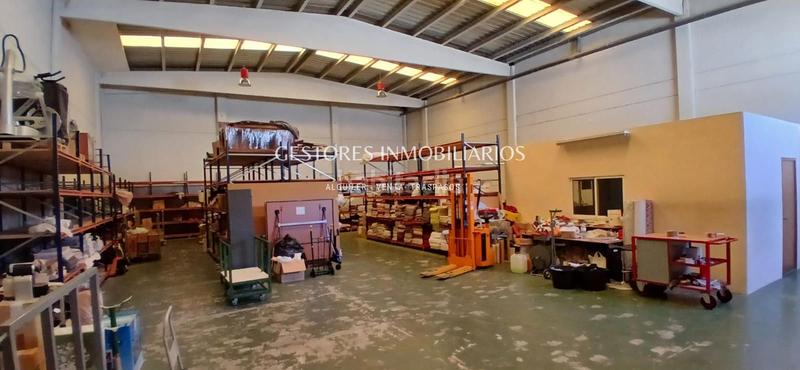 Foto 23062d4d-c2c9-49d8-b482-477488f720b7. Fabrikhalle in Zona Nord Alcoi