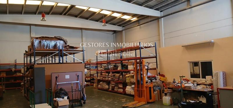 Foto eb67c080-61a3-4045-9f1d-535cdfbe4efc. Fabrikhalle in Zona Nord Alcoi
