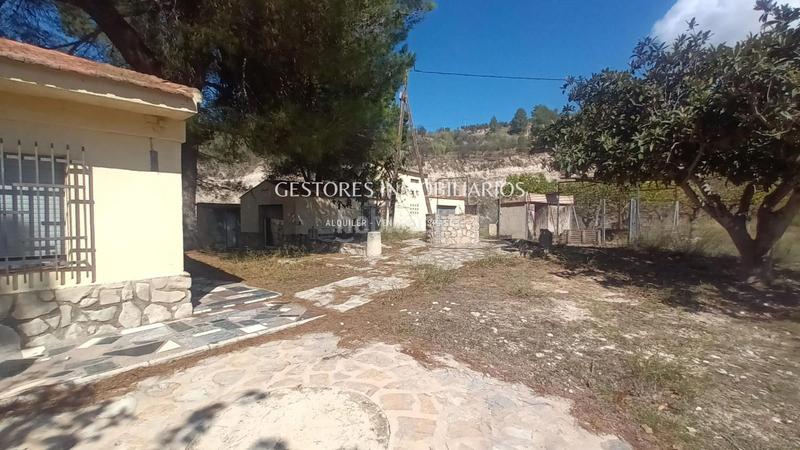 Foto e6489815-e477-402e-84d9-f3970f4e4385. Casa amb piscina a Cocentaina