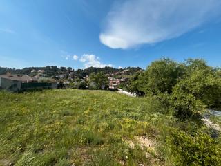 Terreno residenziale in De la msica 24. Gran parcela urbana en mas planoi  1.200m para una o dos viviend