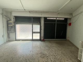 Lloguer Local Comercial  De roger de flor. Tu negocio necesita visibilidad, versatilidad y buena ubicación.