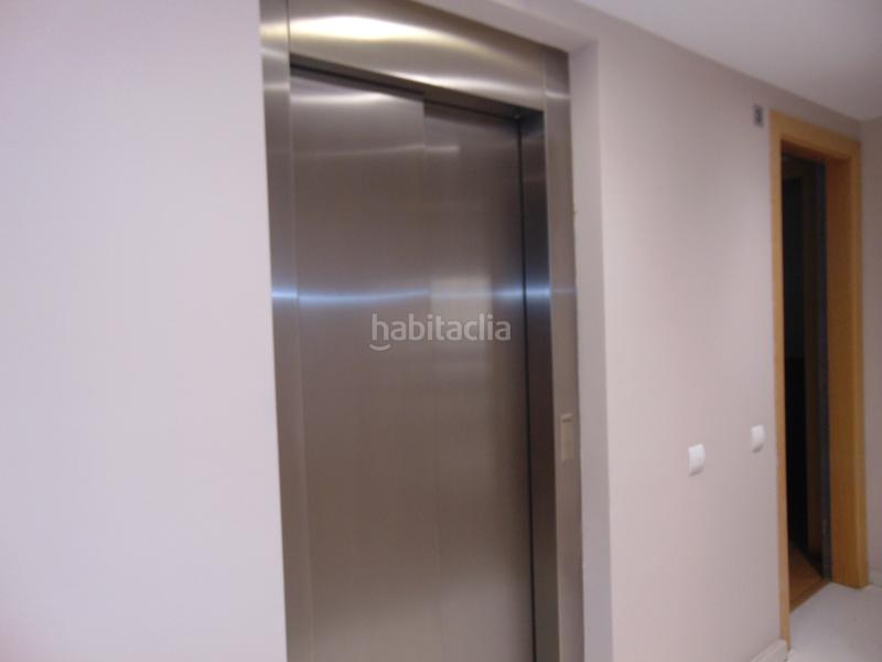 Foto 26951200-3804-4576-a629-57cc3bd3eee0. Oficina  en venta en el corazón en Barri Antic Manresa