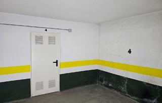 Aparcament cotxe  Carrer balmes. Garaje con trastero en burjassot