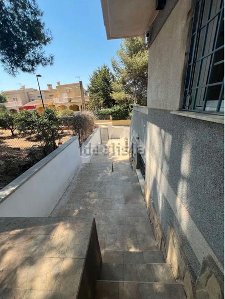 Foto c78d10ed-2728-4f6e-b2f5-f76e78b69679. Lloguer xalet amb xemeneia aparcament piscina a El Vedat - Santa Apolonia Torrent