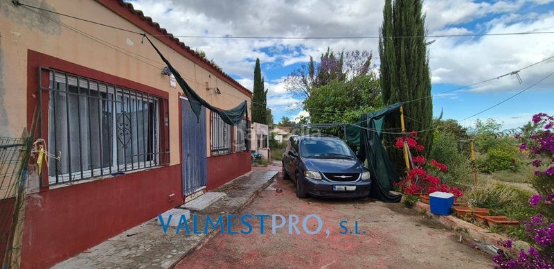 Foto 55457e4d-8962-400d-a3a0-488f978ed23b. Xalet amb piscina a Pedralba