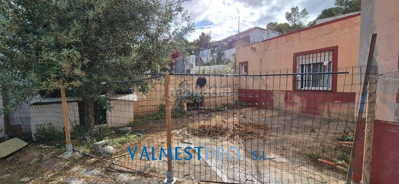 Foto d5b4c078-1f6e-4afd-b8ce-24b541a75ada. Xalet amb piscina a Pedralba
