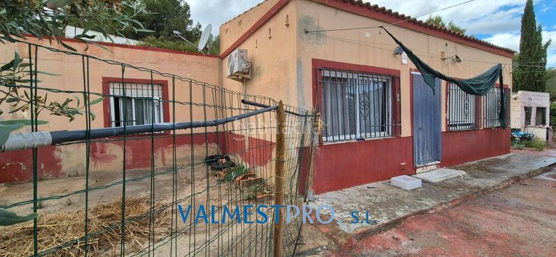 Foto d6d8d524-ddbe-4cd6-8714-baa9e138ecd1. Xalet amb piscina a Pedralba