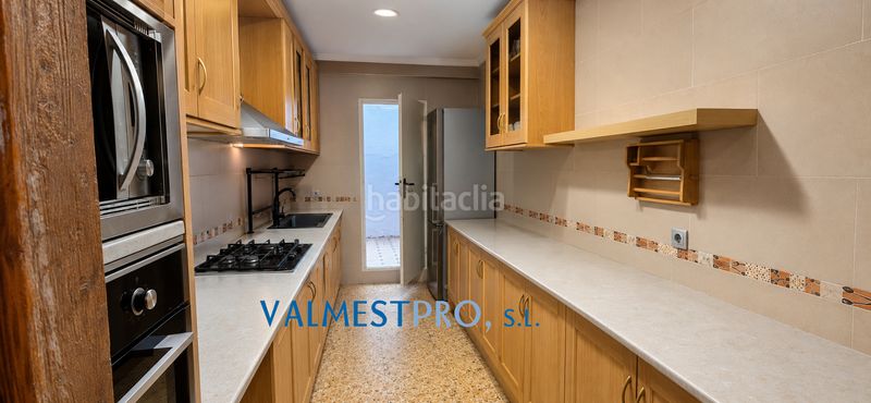 Foto f4ffb990-4bb8-4aea-9671-631e7f7a6b54. Xalet amb piscina a Pedralba