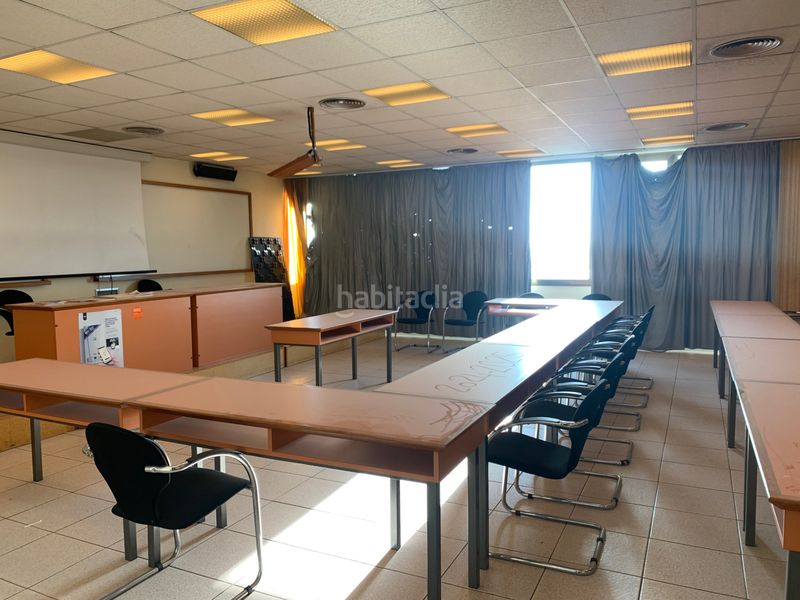 Foto 5a4a2d88-369b-4009-abd2-e582acfcacc9. Location bureau avec parking dans Centre-Estació Gavà