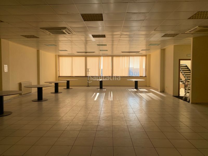 Foto ac0b3d0d-ec06-461e-ae90-bf3bb2541fbb. Location bureau avec parking dans Centre-Estació Gavà