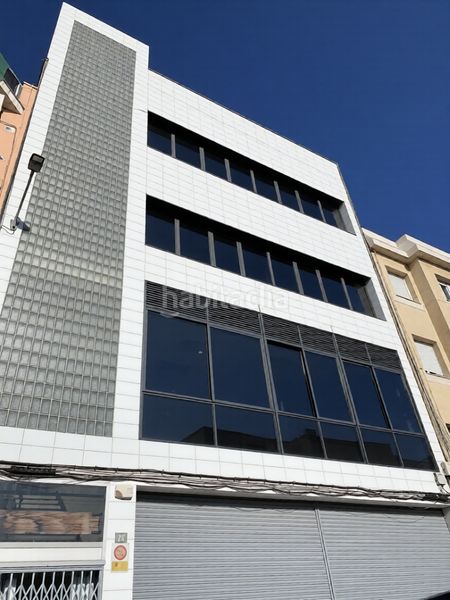 Foto ede4942b-878f-4fe7-84b8-7744eeeadcc3. Affitto edificio in Centre-Estació Gavà