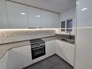 Etagenwohnung in Roses-Castellbell. Piso amplio y muy luminoso de 95m2 reformado para entrar a vivir