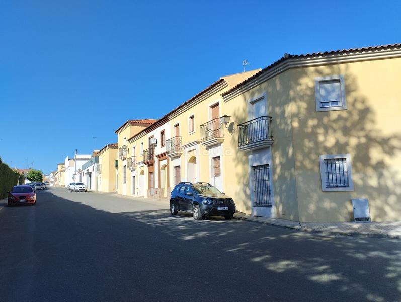 Foto b93de649-10d0-46a8-806c-cef9d5c7156d. Chalet in calle descubrimiento 6 in Escacena del Campo