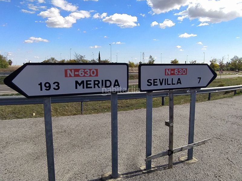 Foto 5616dd45-9b3a-41be-a5c6-1fc559b99fbf. Oficina amb aparcament a Salteras