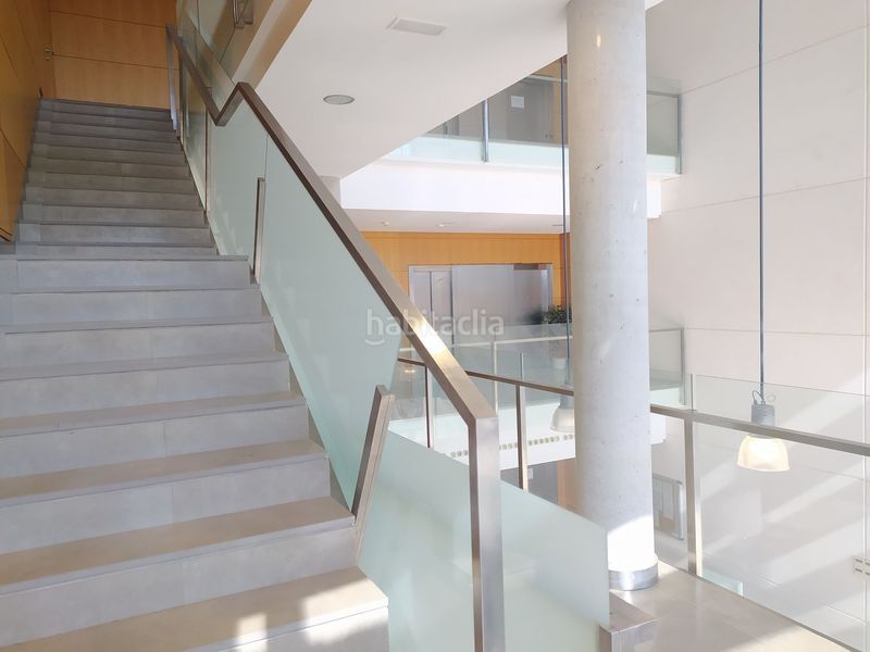 Foto 77c8cfa9-9f26-41e5-bbc9-9a1b2dab8186. Oficina amb aparcament a Salteras