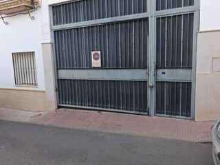Aparcament cotxe a Sanlúcar la Mayor