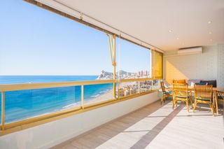Lloguer Pis a Avinguda de la vila joiosa 2. Alquiler piso reformado con vistas al mar y terraza en benidorm