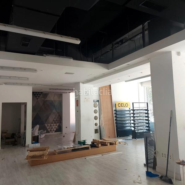 Foto 90fb12fe-643d-4960-829f-156ff664442e. Local comercial así hogar presenta local comercial en venta en una de las mejores zonas de ciudad lineal. en Madrid