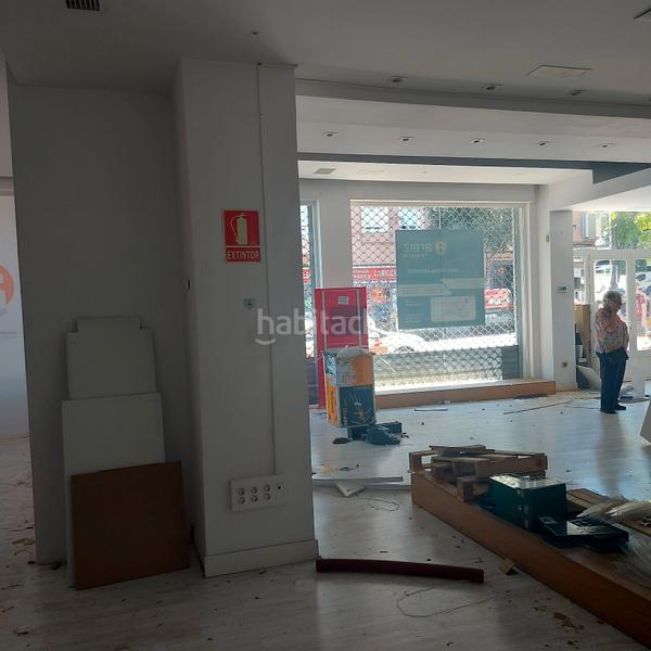 Foto f74b66e7-a3ea-4593-9f03-7d2d400b28a6. Local comercial así hogar presenta local comercial en venta en una de las mejores zonas de ciudad lineal. en Madrid