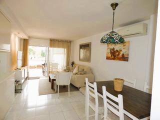 Appartamento  S´agaro. Encantador piso con terraza situado en el centro de sagaró.