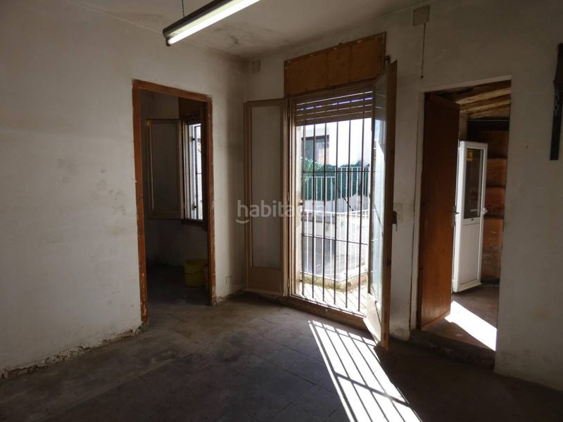 Foto 1a23f285-a513-47c0-8663-606f7a042d73. Casa amb calefacció a Eixample Sant Feliu de Guíxols