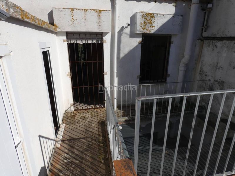 Foto c4ddbc6f-85a0-4c18-bd5b-b68fb0eddfc4. Casa amb calefacció a Eixample Sant Feliu de Guíxols
