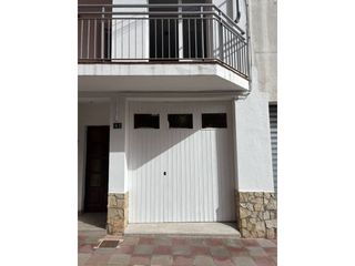 Lloguer Pis  Calle rafael mas 1. Casa en alquiler en el centro de llagostera