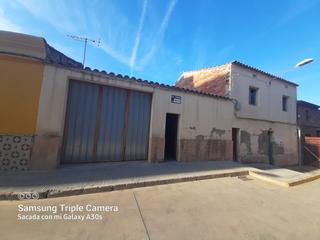 Casa  Carrer santa teresa de jesús. Solar parcela de 660m2  (3 casas)seca sant pere (lleida)