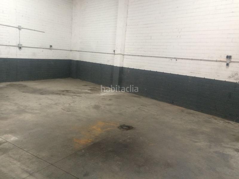 Foto 79023e9f-ca45-42c4-b2ac-e13f480b5179. Alquiler local comercial en Llívia Lleida