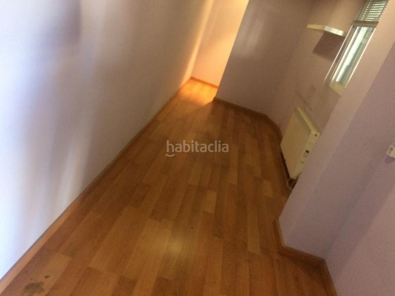 Foto 423e6dc7-b25f-4974-9d07-43ea4816aa3c. Lloguer local comercial amb calefacció a Llívia Lleida