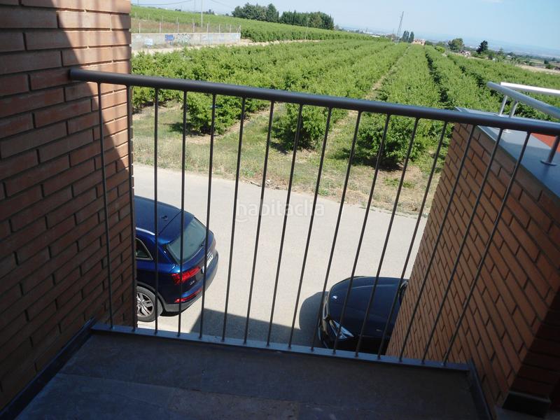 Foto 1f79acb8-f8ed-47f2-bf1a-a2ce30f57e2c. Rent semi detached house with heating parking pool in Alpicat