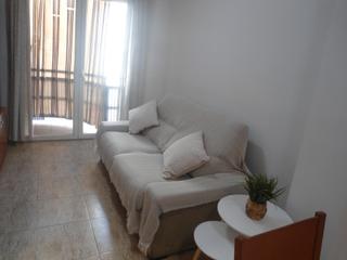 Rent Apartment  Carrer de la cerdanya. Apartamento alquiler 1 hab. zona balafia