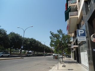 Aparcament cotxe a Avinguda del segre 7. Atenci�n!!!inversores-venta 2 plazas de parquing.alquiladas