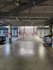 Affitto Posto auto in Carrer girona 18. Alquiler plaza de parquing-amplia con trastero adjunto