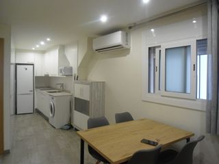 Lloguer Apartament  Carrer sant antoni. Alquiler de temporada-personas desplazadas