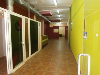 Alquiler Local Comercial en Carrer camí de corbins. Local-comercial en pardinyes.cami de corbins 110m2.