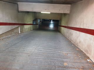 Miete Autoparkplatz in Avinguda de tortosa. Plaza de parquing - avenida tortosa-baro de maials (frente a tre