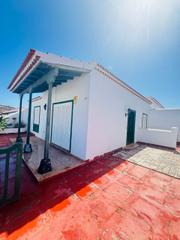 Location Maison jumelée à Arico. Se alquila casa terrera en abades, calle el caletón
