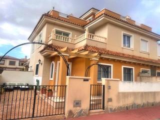 Zweistöckige Wohnung in Torre de la Horadada. Propiedad estilo quad con piscina comunitaria  torre de la horad