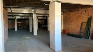 Lloguer Local Comercial  C/ poeta ruyra,. Gran local en zona comercial la conna