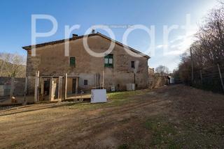 Masia  Carretera c-35, km 56. Casa rstica  con capilla