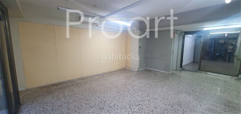 Foto 1133ab5f-ca6a-4218-9eaa-010fb4190a69. Local comercial a El Camp de l´Arpa del Clot Barcelona