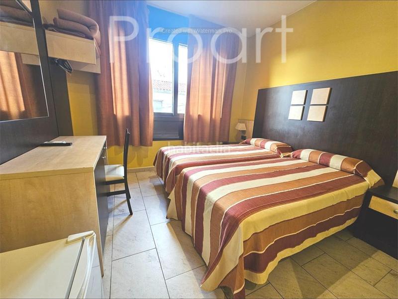 Foto 530bdb6d-622d-485c-a4db-152e18f2ea27. Edifici a Sant Celoni